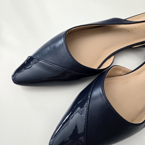Journee Collection Women's Daphnne Slingback Pointed Cap Toe Flats. Navy. Size 1 - Picture 4 of 6